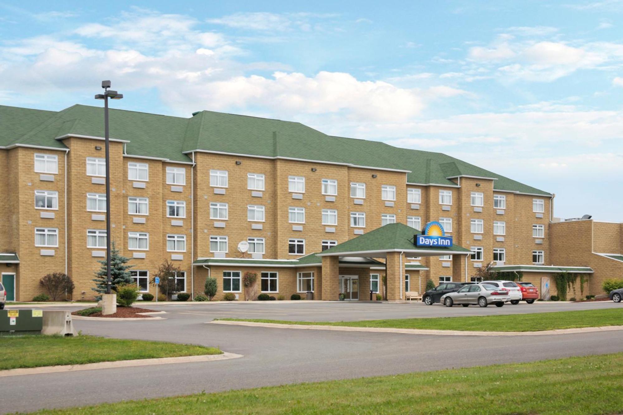Days Inn By Wyndham Oromocto Conference Centre Eksteriør billede
